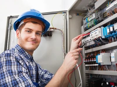 Vorteile der regelmäßigen Prüfung ortsveränderlicher elektrischer Betriebsmittel für die Arbeitssicherheit