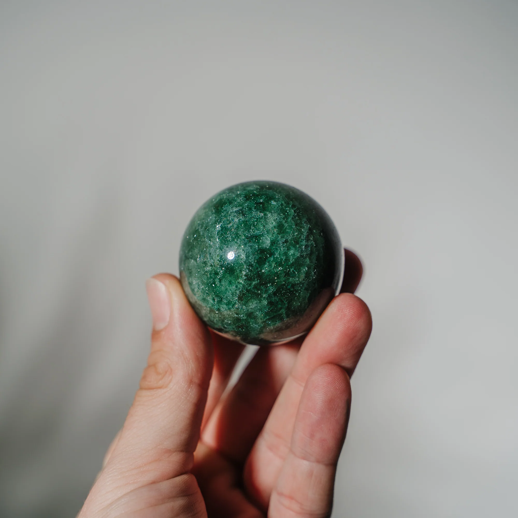 CrystalScents lädt ein: Aventurin und magische Edelsteine, die dein Herz berühren