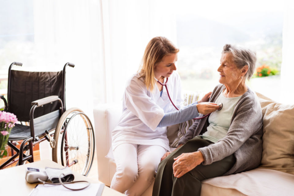 Die Rolle der Telemedizin bei der Erweiterung des Zugangs zu Pflegediensten