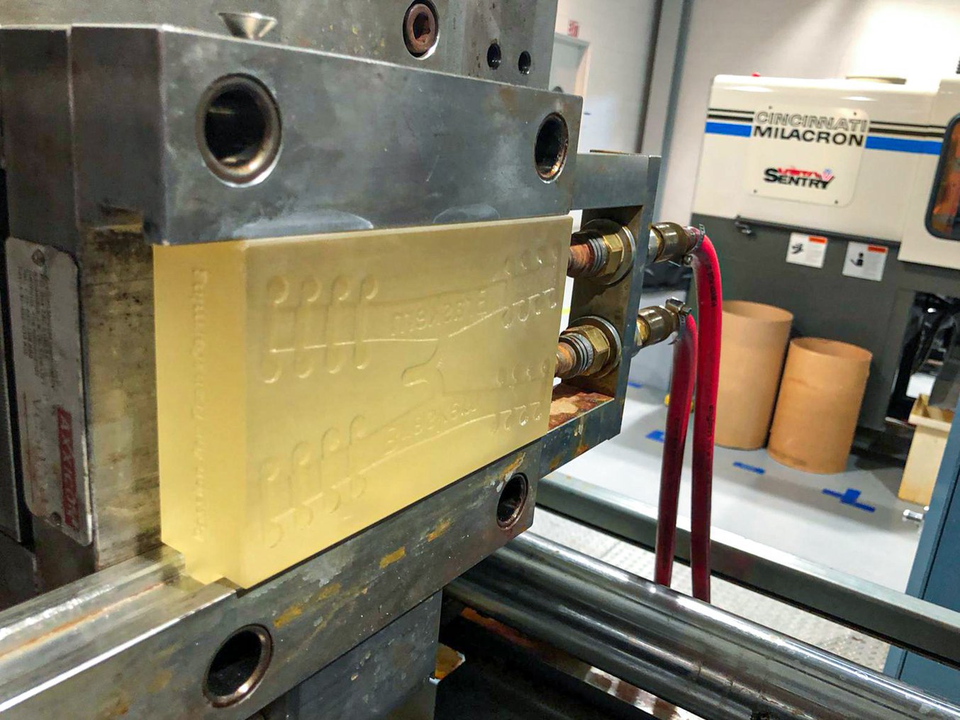 Maxnext GmbH präsentiert: Spritzgussteile aus ABS – Prototypen und Serienfertigung einfach online bestellen!